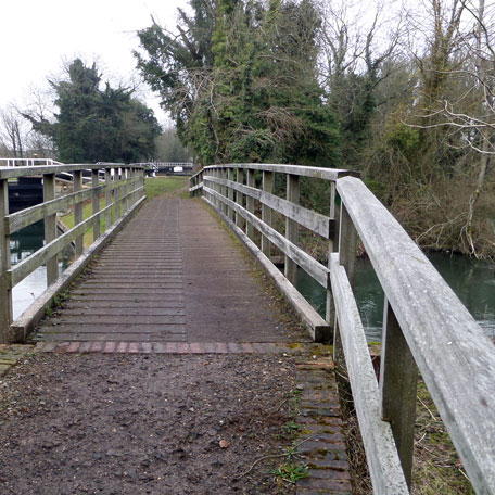 Footbridge, RG14 5TU